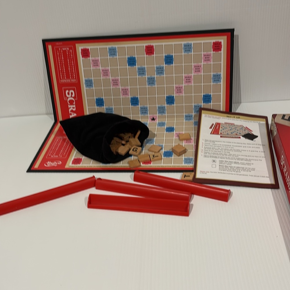 Hasbro 2013 Scrabble Crossword Game